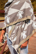 Load image into Gallery viewer, Canyon Alpaca Cape