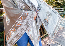 Load image into Gallery viewer, Dey Hoody Cape