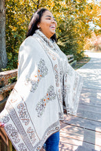 Load image into Gallery viewer, Dey Hoody Cape